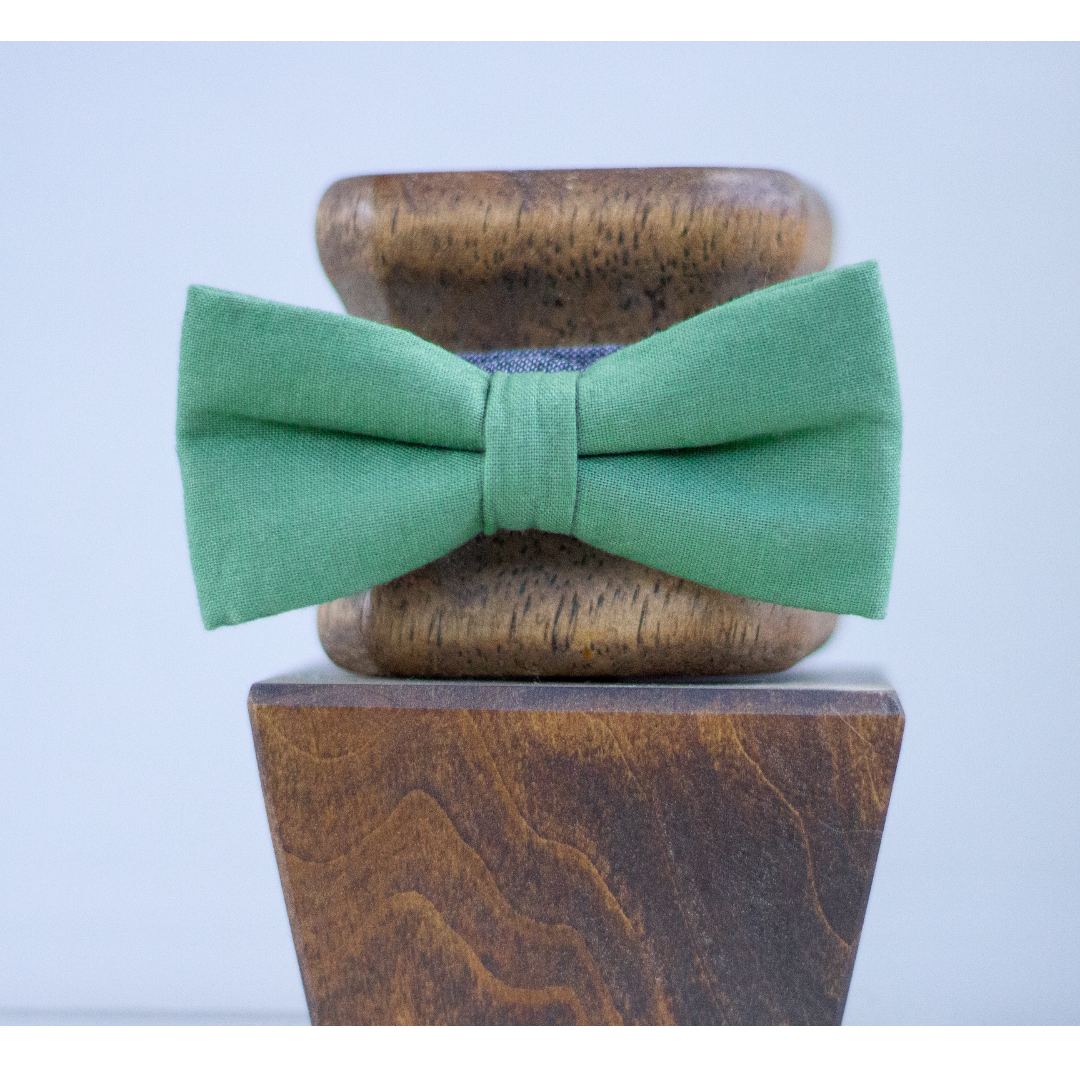 Spring Moss Green Bowtie