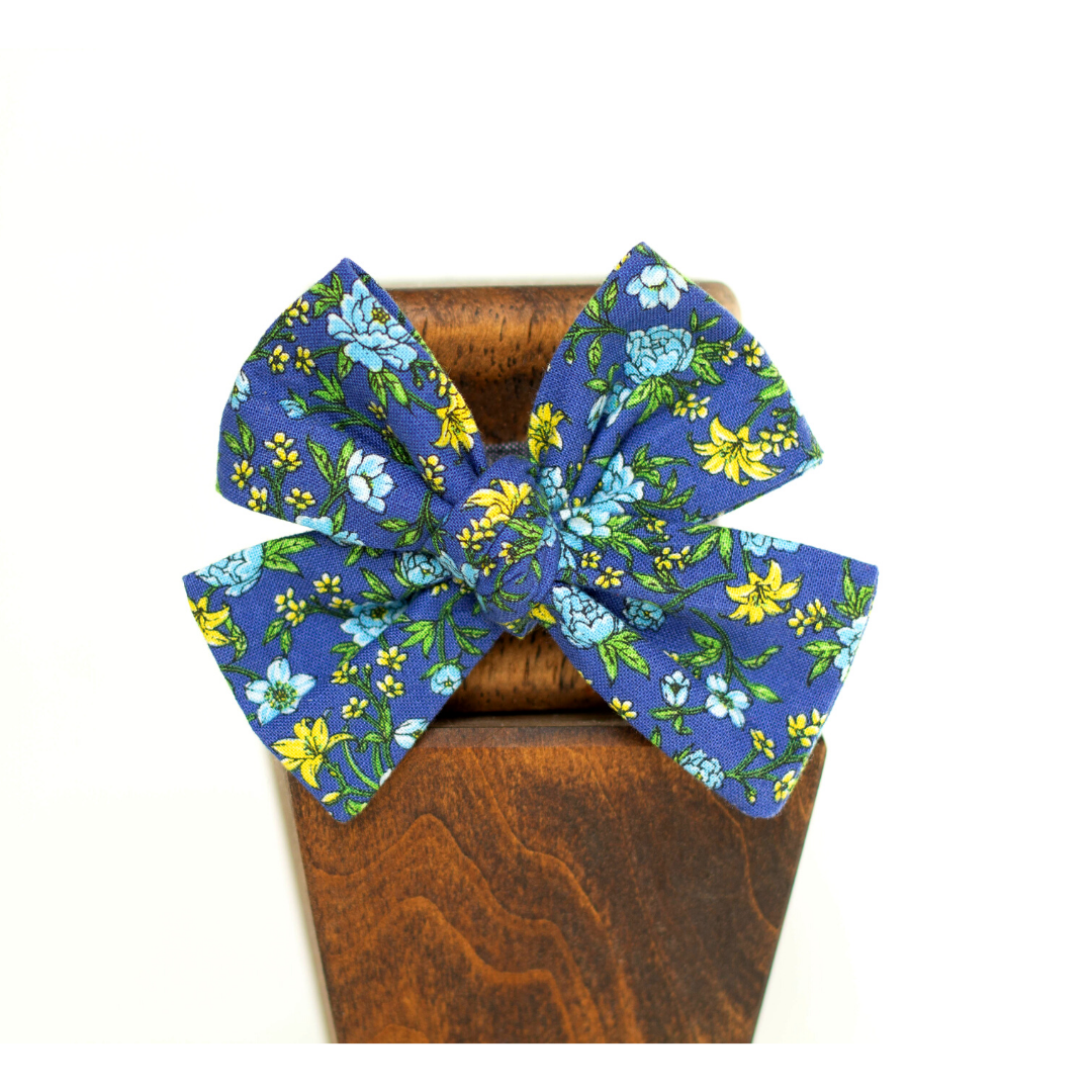blue floral blossom pinwheel hair bow